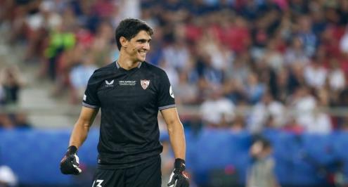 بونو وكورتوا ضمن 10 حراس مرشحين لجائزة الأفضل في 2023